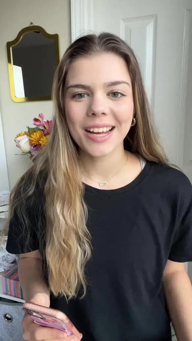 Say goodbye to a boring wallpaper...