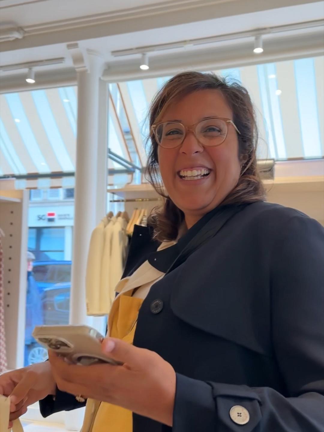 Pop quiz: do you have the Sézane app? 📱#sezane #app #gift #cadeau #popquiz