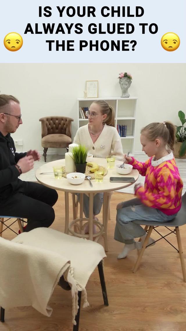 App for family. Lock your child's phone.