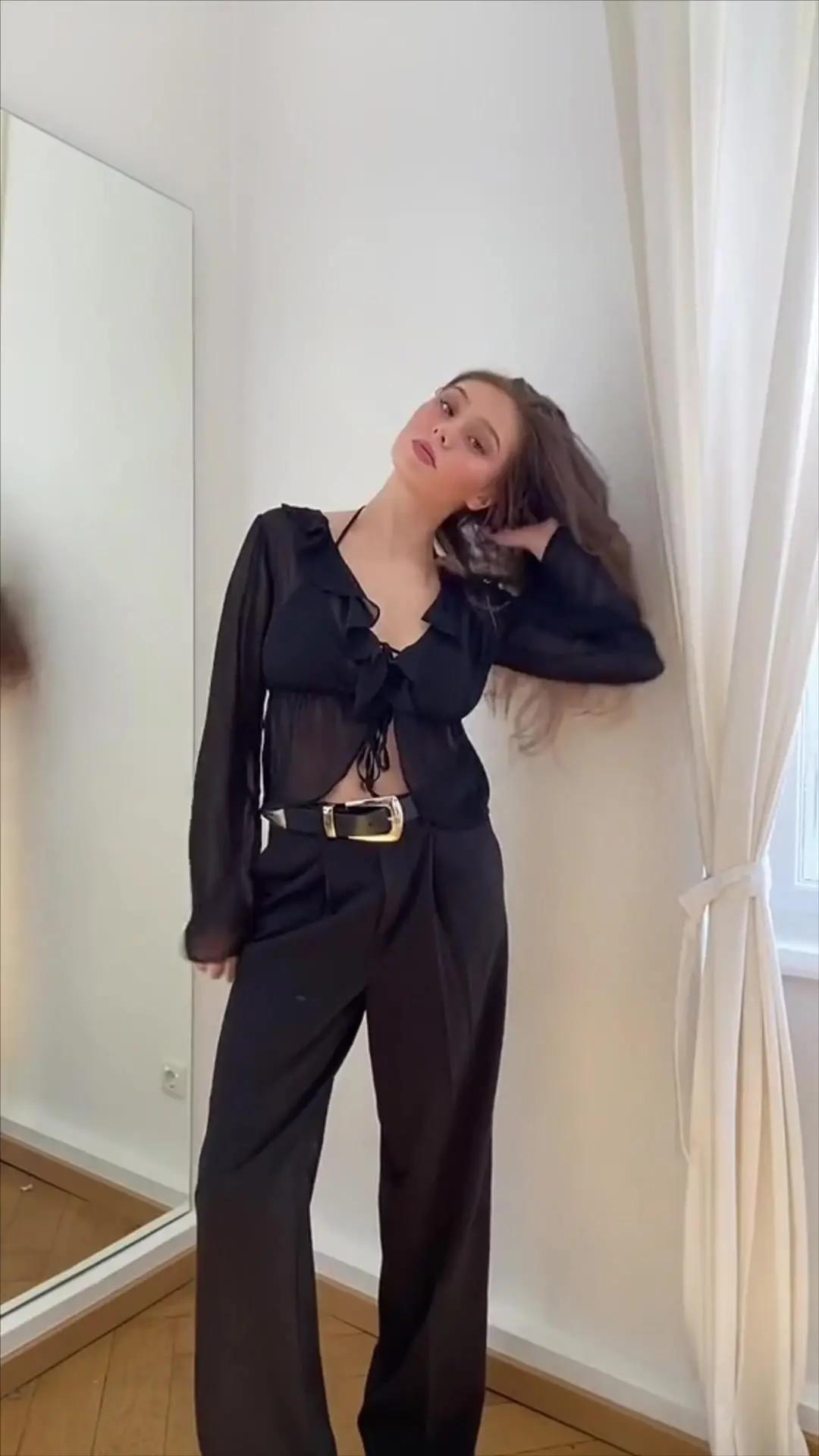 Fellin’ cute, might delete later... idk 😊 @Dina  #trendfam #ootd #fashion #inspiration #onlineshopping 