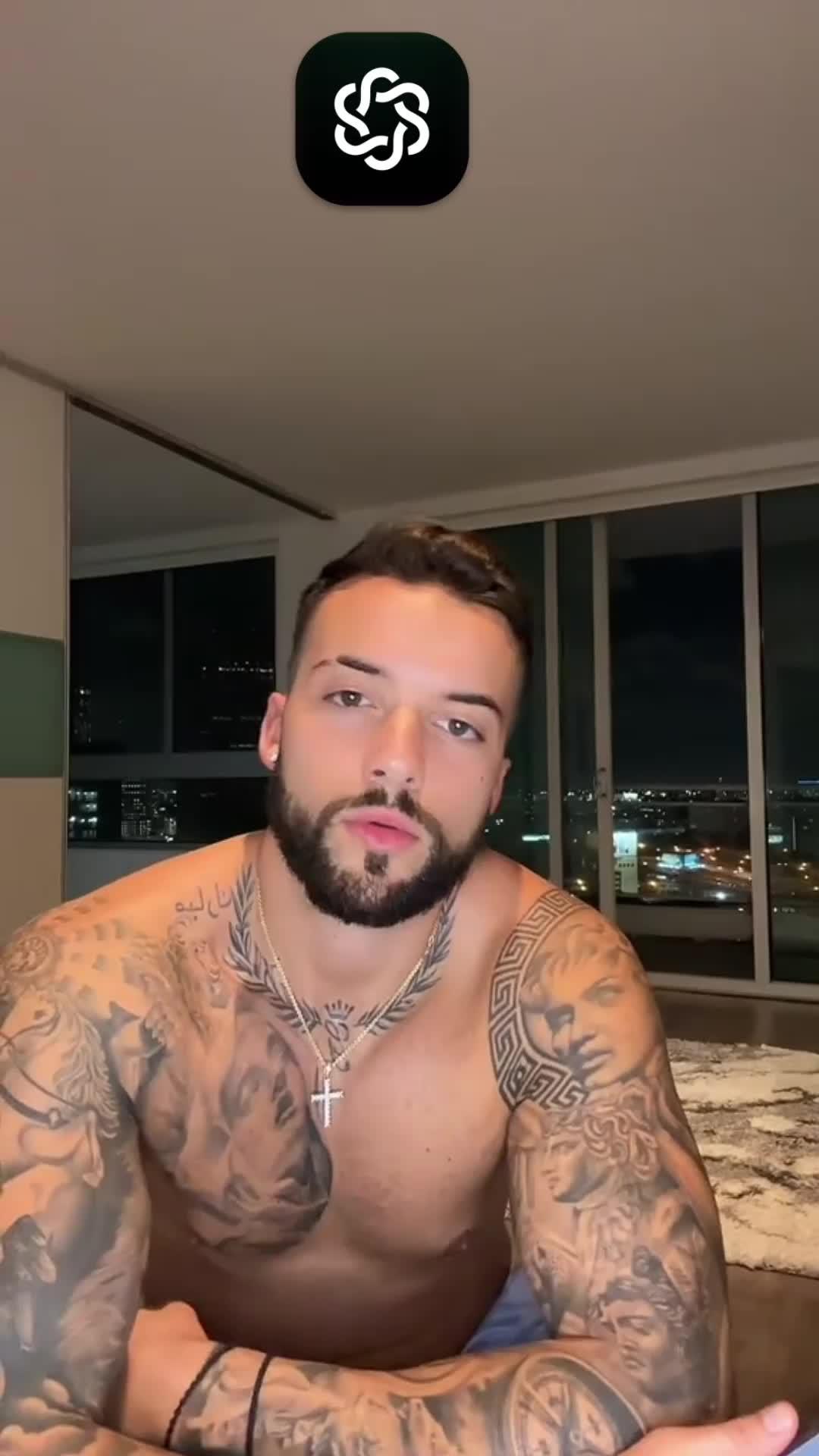 Ingresa un texto y observa cómo Nova convierte tus ideas en diseños de tatuajes únicos.