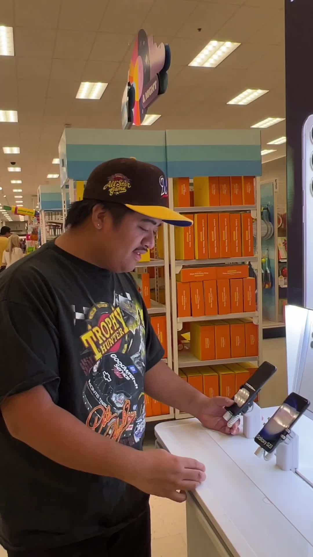 Delete duplicate photos and videos!