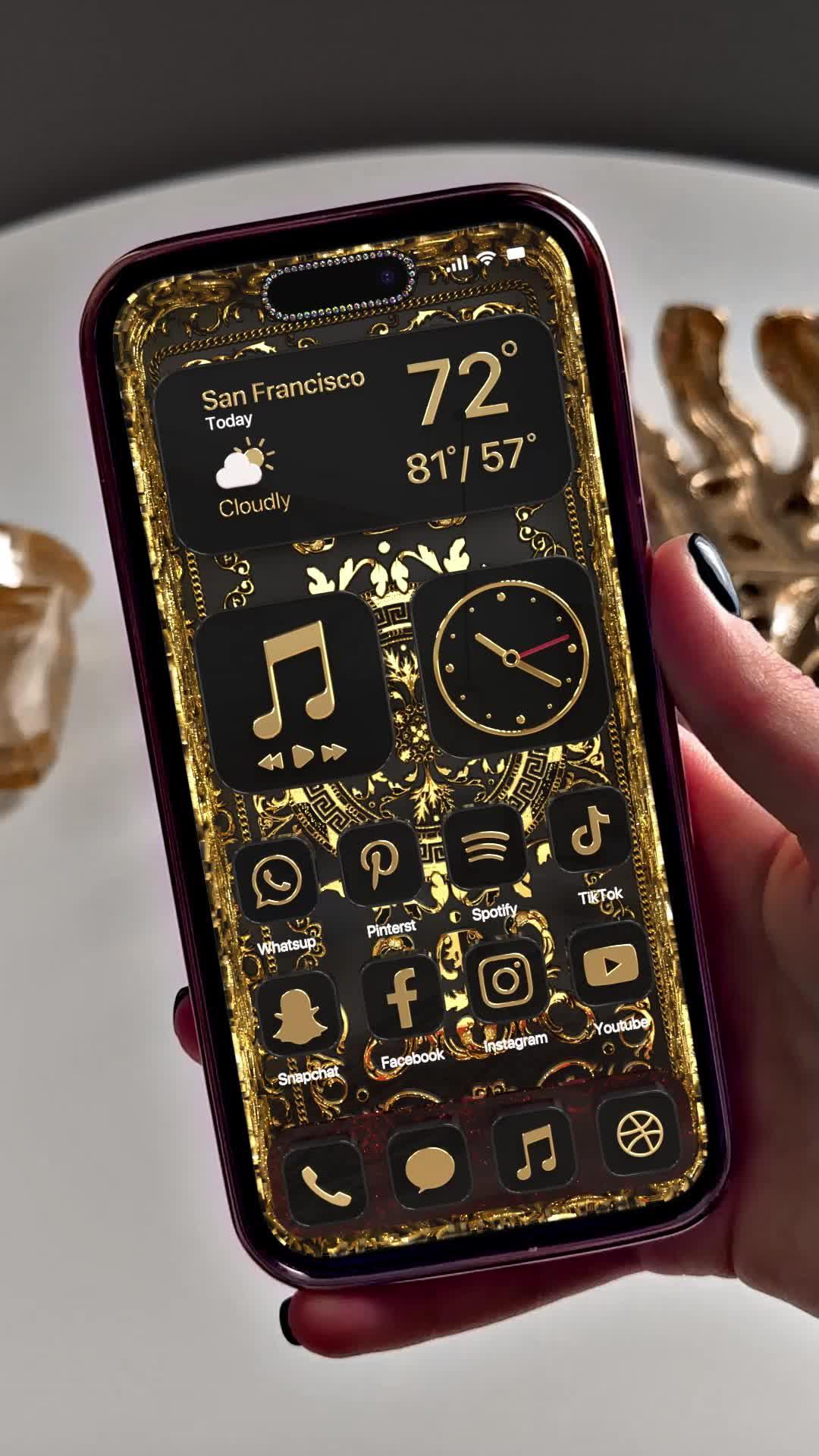 Set exclusive widgets & themes for your iPhone!