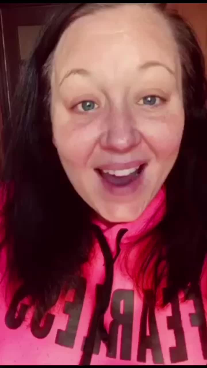 Become beautiful and younger in 2022! Try facial yoga now!