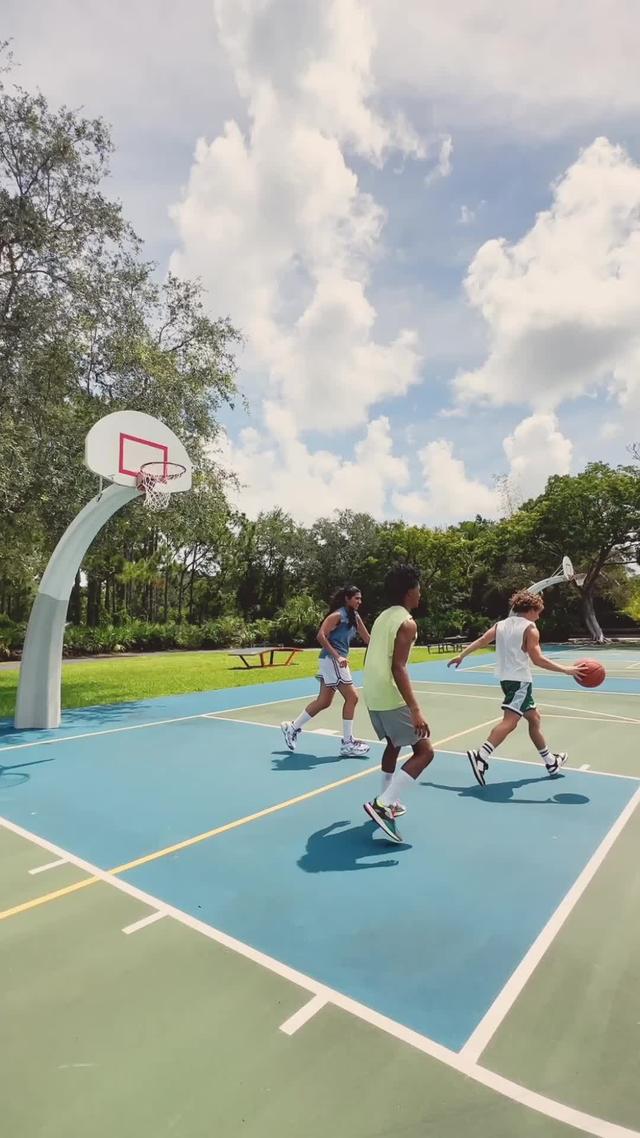 Slow your scroll. Take a minute to learn something new on Facebook. 