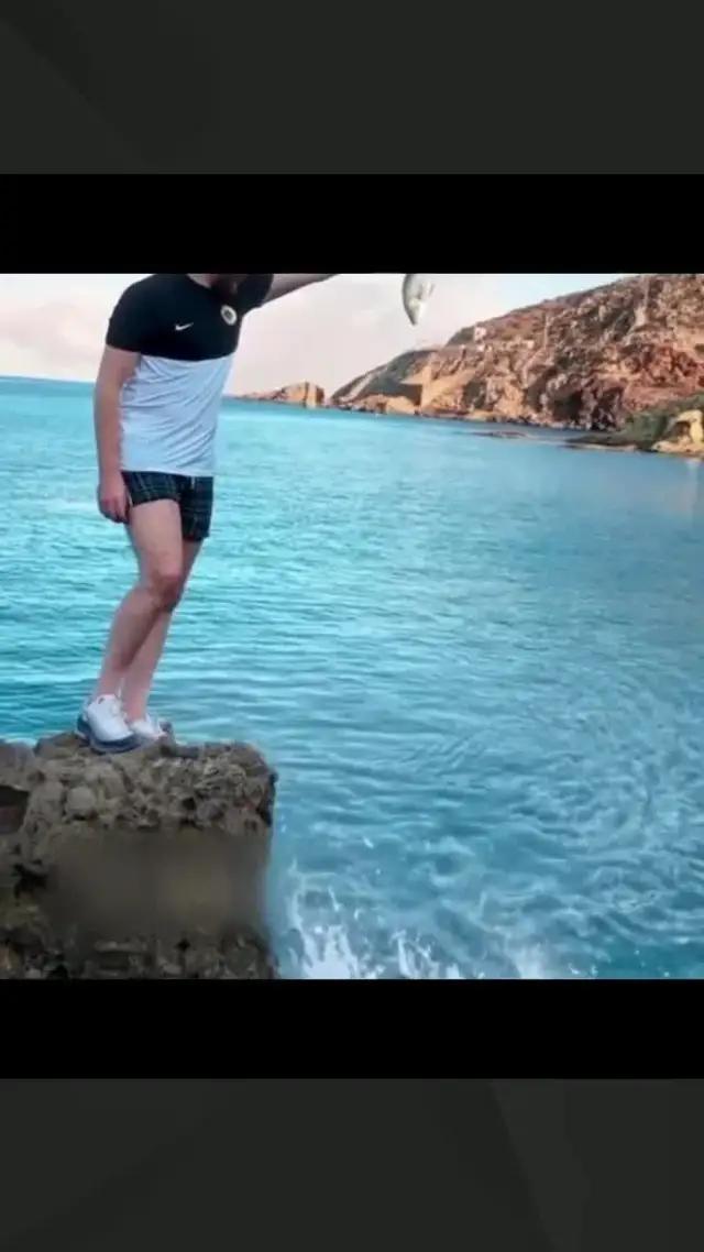 One tap to make cool videos!