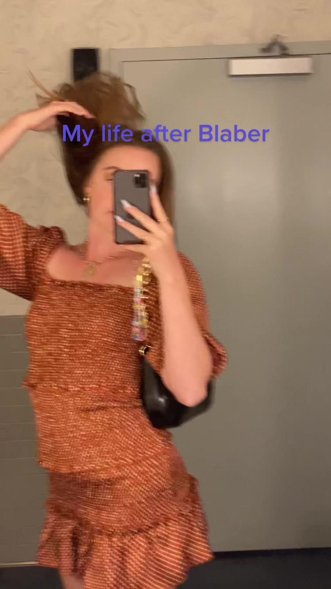 Because how else are you supposed to meet people🤔 Download Blaber to find out💘 #onlinedating #bumbledatingstory #beforevsafter #couplestories #couplestorytime #howimetmybf #meetingmybf #datingapp 