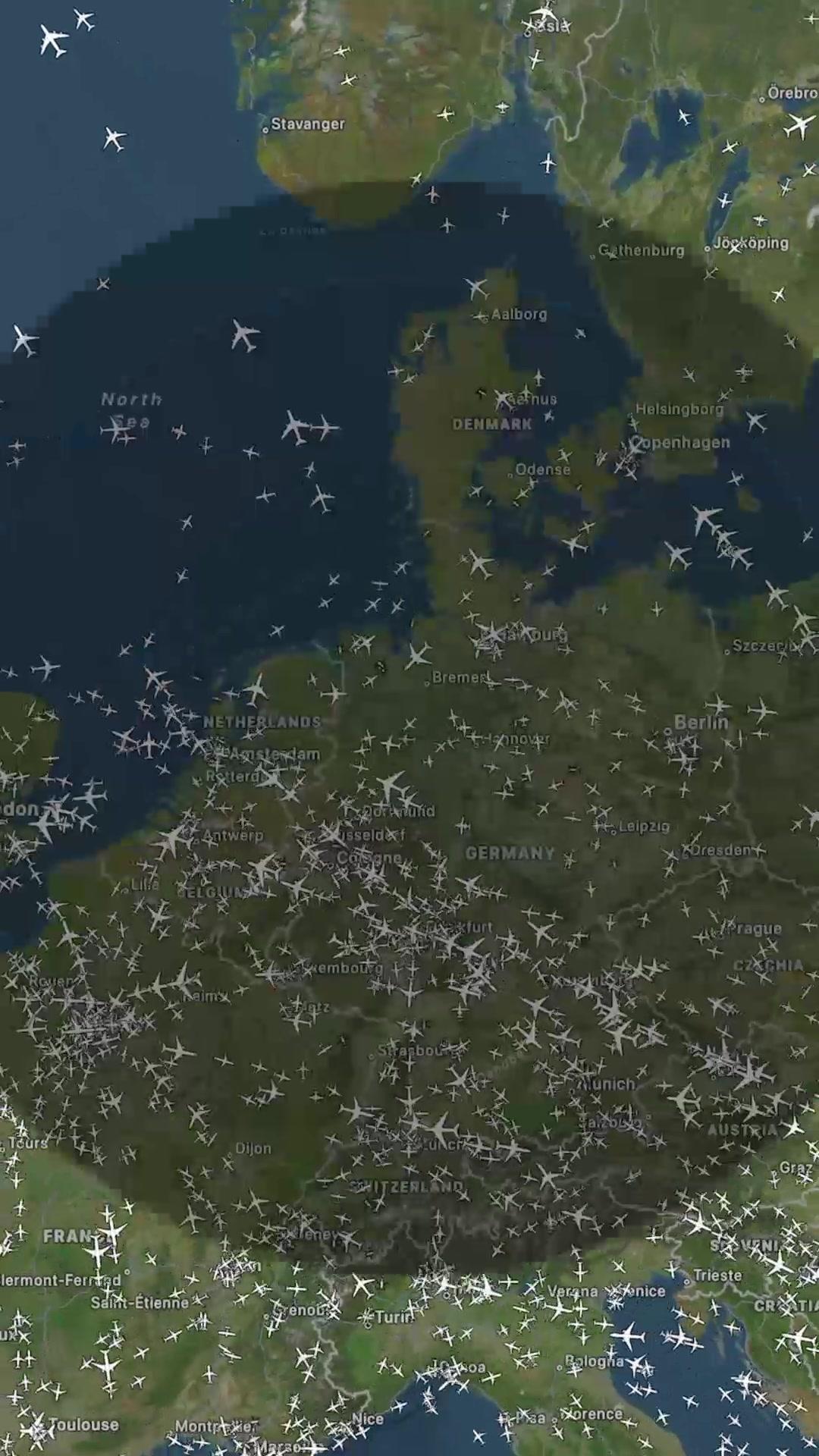 Just a few. #planefinder #aviation #avgeek #planefinderapp #travel #avgeeks #avlovers 