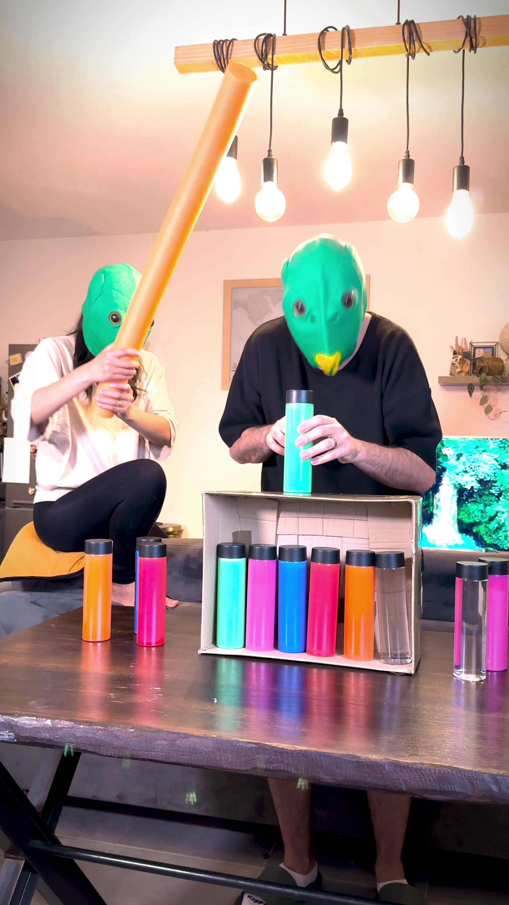 On relève le défi des bouteilles colorées ! 🌈🍾 Saurez-vous les aligner dans le bon ordre aussi vite que nous ? #JeuDesBouteilles #Défi #ChallengeDuJour #callofdragons #cod #dragon #mythologygroup #dragonpapa