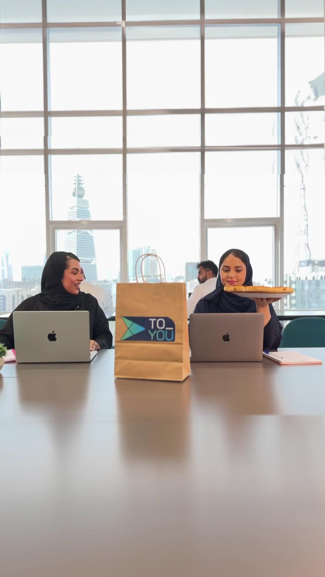 الجوع ماله مجال 😎 مع توصيل ولا في الخيال ⚡ استمتع بتوصيل مجّاني وعروض حصرية متنوعة 🔥 وفوقها 15 ريال كاش باك (للعملاء الجدد) 🥰 لا تنسى تسوي لايك وفولو #تطبيق_تويو💙