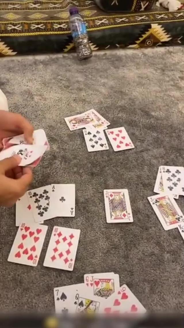 سمعت أنك بارع في لعب البلوت؟