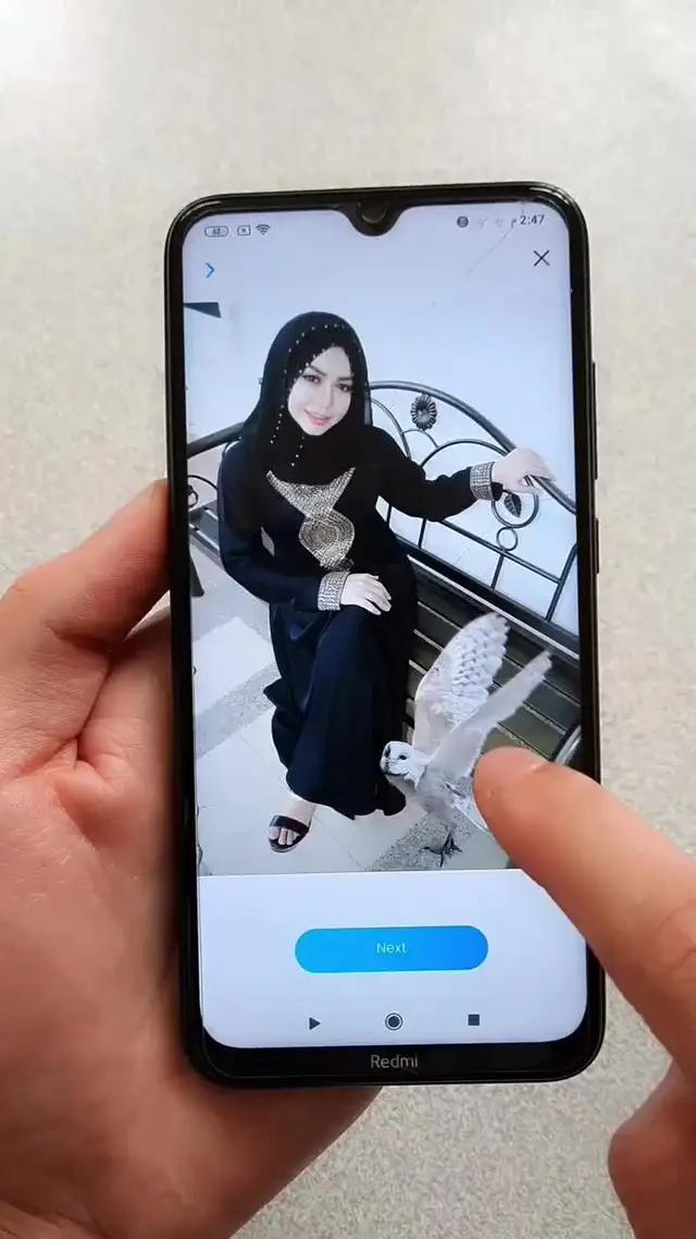 تطبيق فبركة صور خلى الفوتشوب قاعد يبكي بالزاوية 