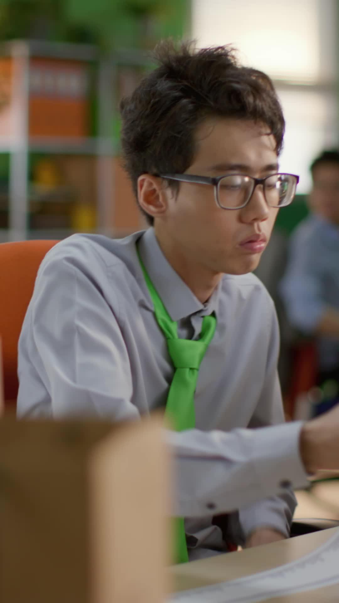 Không nhớ nổi ai phải trả bao nhiêu tiền đặt đồ ăn chung?
