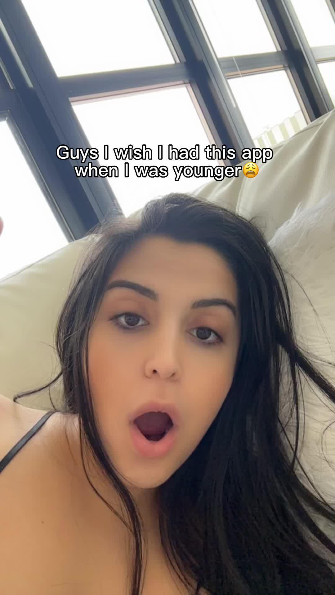 karaoke game that is suitable for playing with friends.