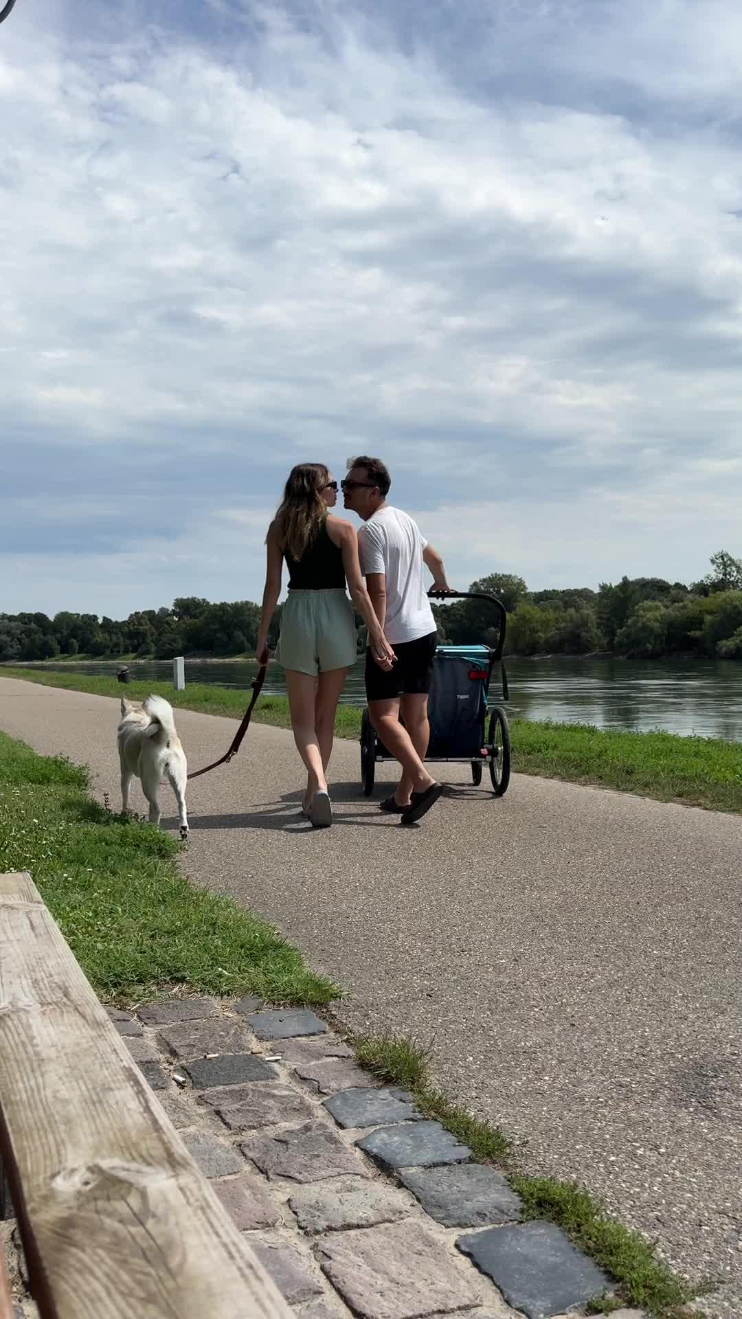 Die Unsicherheit überwinden? Auf Even findest du wundervolle Menschen, die deine Situation als Single-Papa oder Mama vollkommen verstehen oder ebenfalls Kinder haben.  Lade dir Even herunter und finde endlich wieder jemanden an der Seite. 📱🥰 #Even #MoreThanParents #OnlineDates #Partnerschaft 