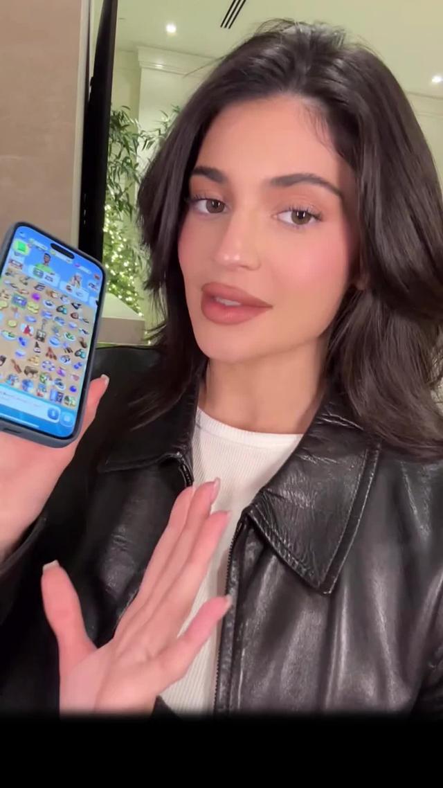 Download now and discover Travel Town