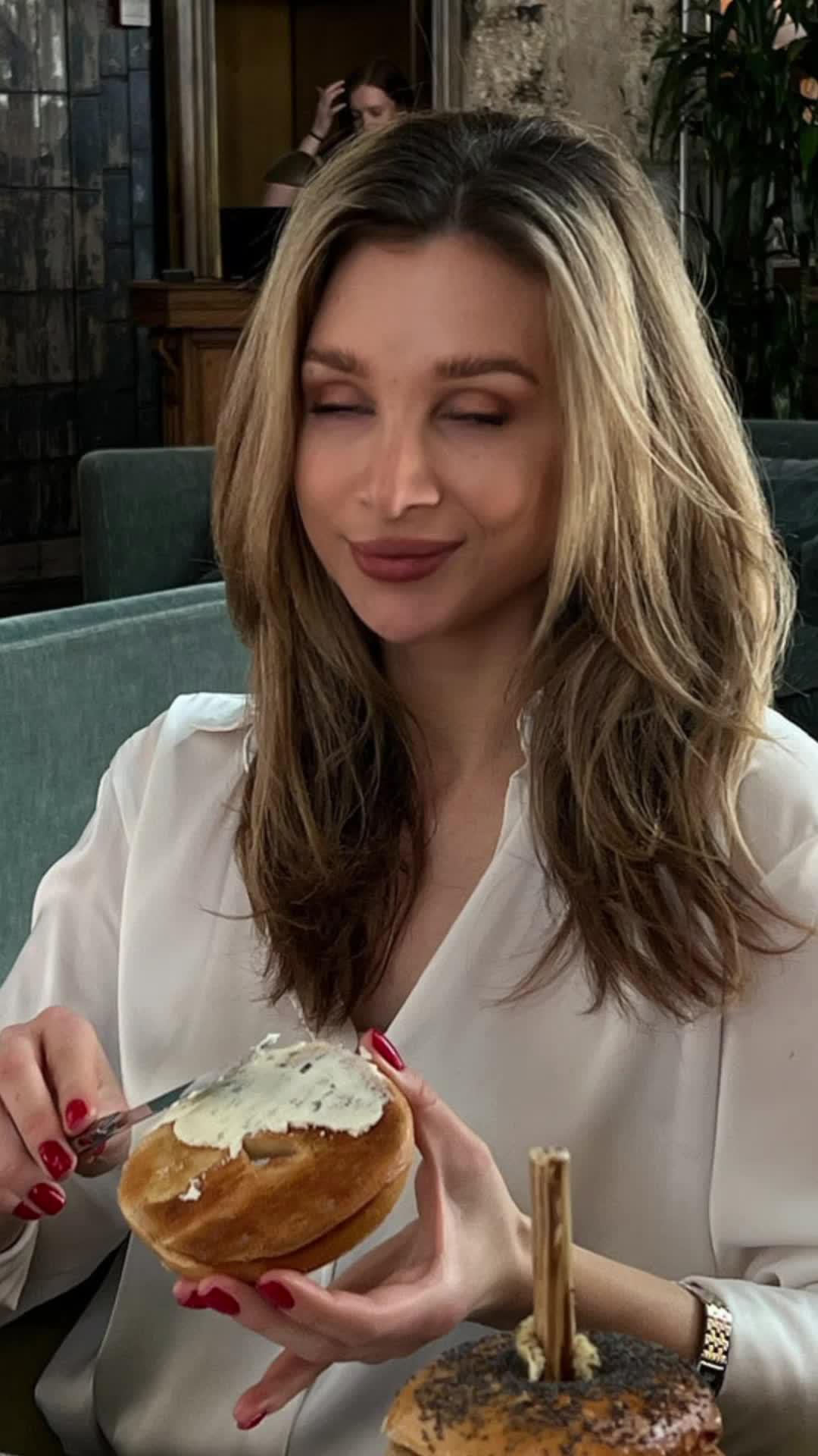 Make any photo insta-worthy with AI!