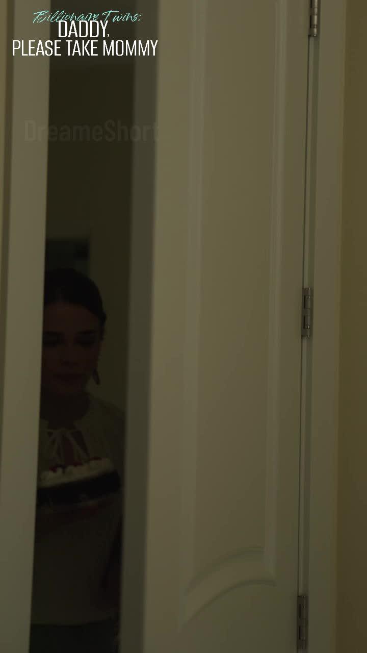 Five years post one-night stand, she, now a billionaire and twins' mother, revisited his city