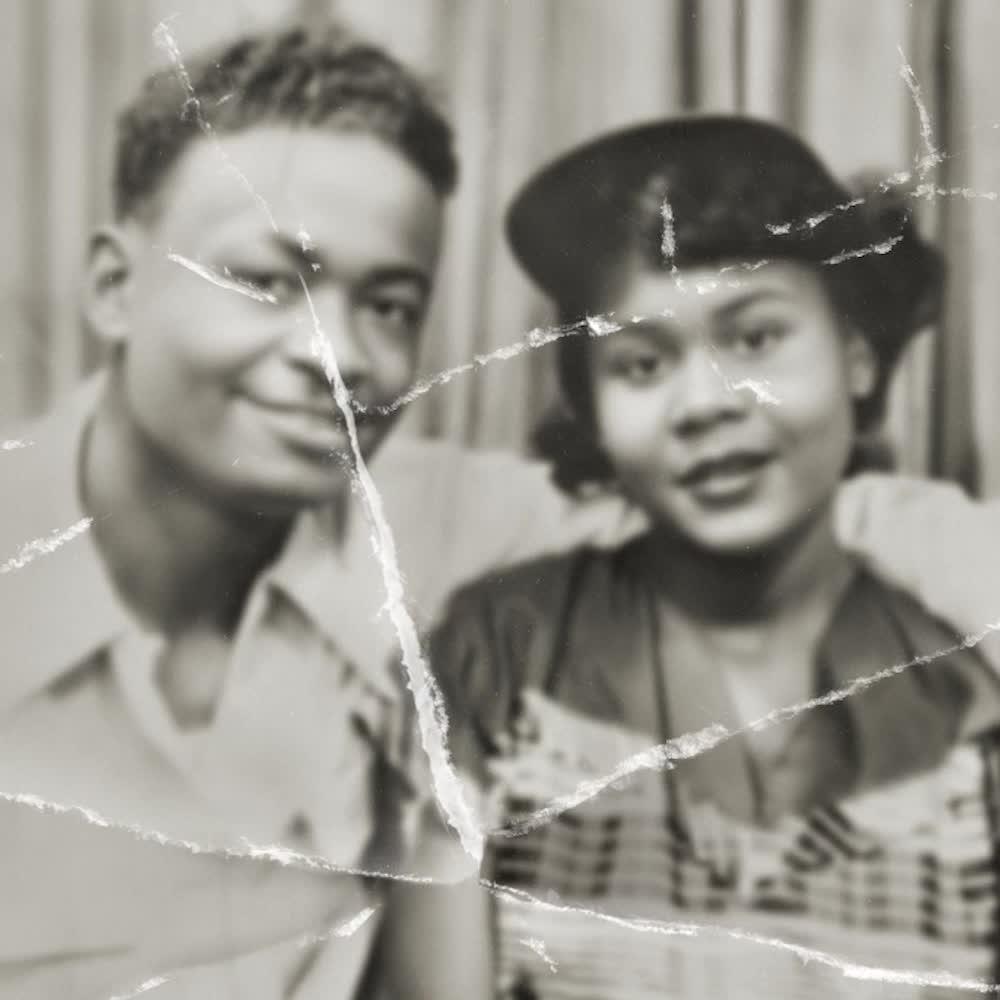 Unblur any photo or video with Pixu's powerful AI camera!