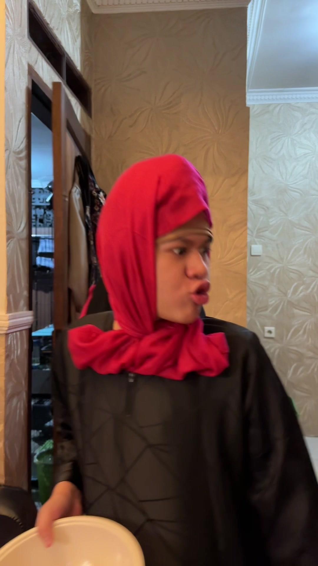 Muka rusak gara gara make up KW? makanya sekarang cepetan checkout mumpung lagi ada Mall Day cuma di tanggal 2 September eksklusif di PROMO GUNCANG 9.9! Kalian bisa dapetin produk-produk beauty yang 100% Asli!! Ga cuma itu aja, ada juga Pasti Diskon 100rb, Bebas Ongkir Rp 0, 999 Barang Harga Terbaik cuma di #PromoGuncang99 @ShopTokopedia