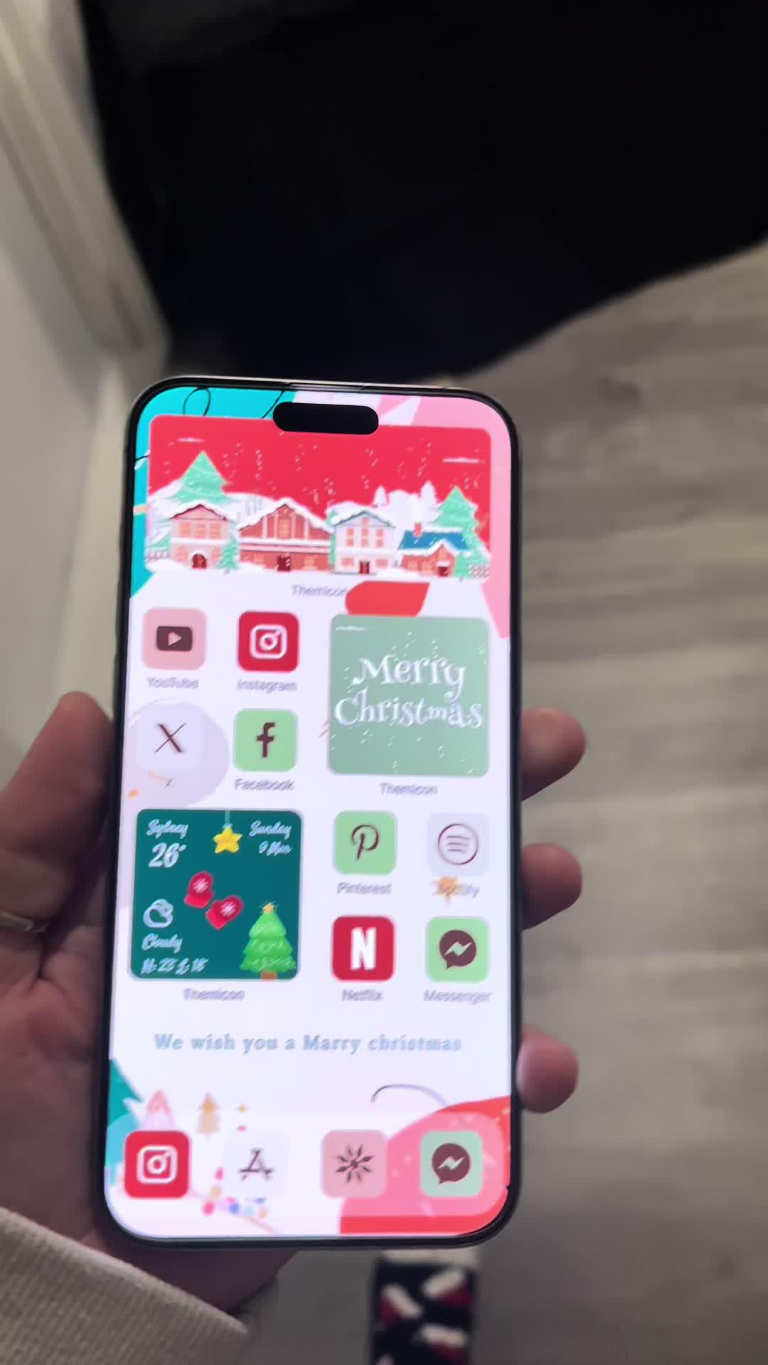 Get the Themicon app now for free! Icon, Widget & SnapPal to share your moment with your besties!