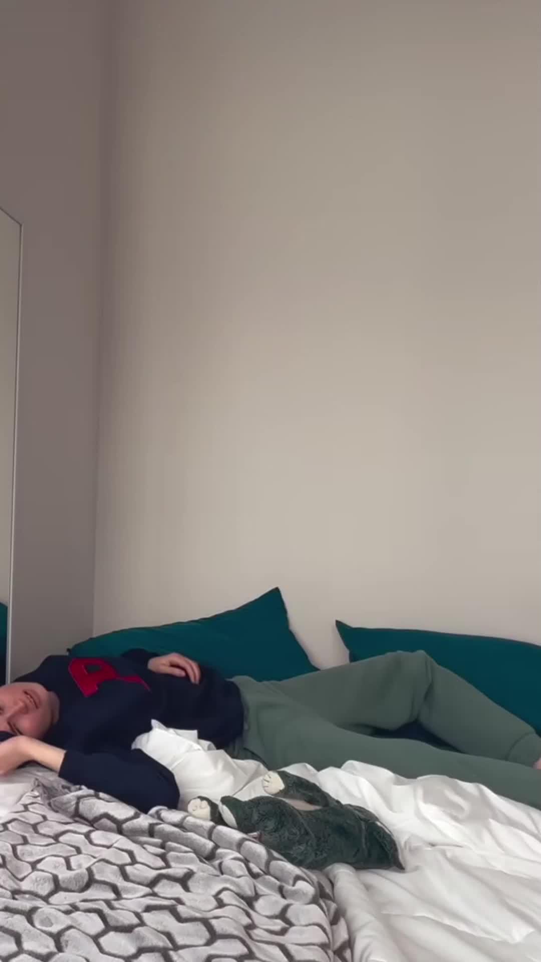 Get a good night’s sleep and learn your patterns with Sleep Tracker.