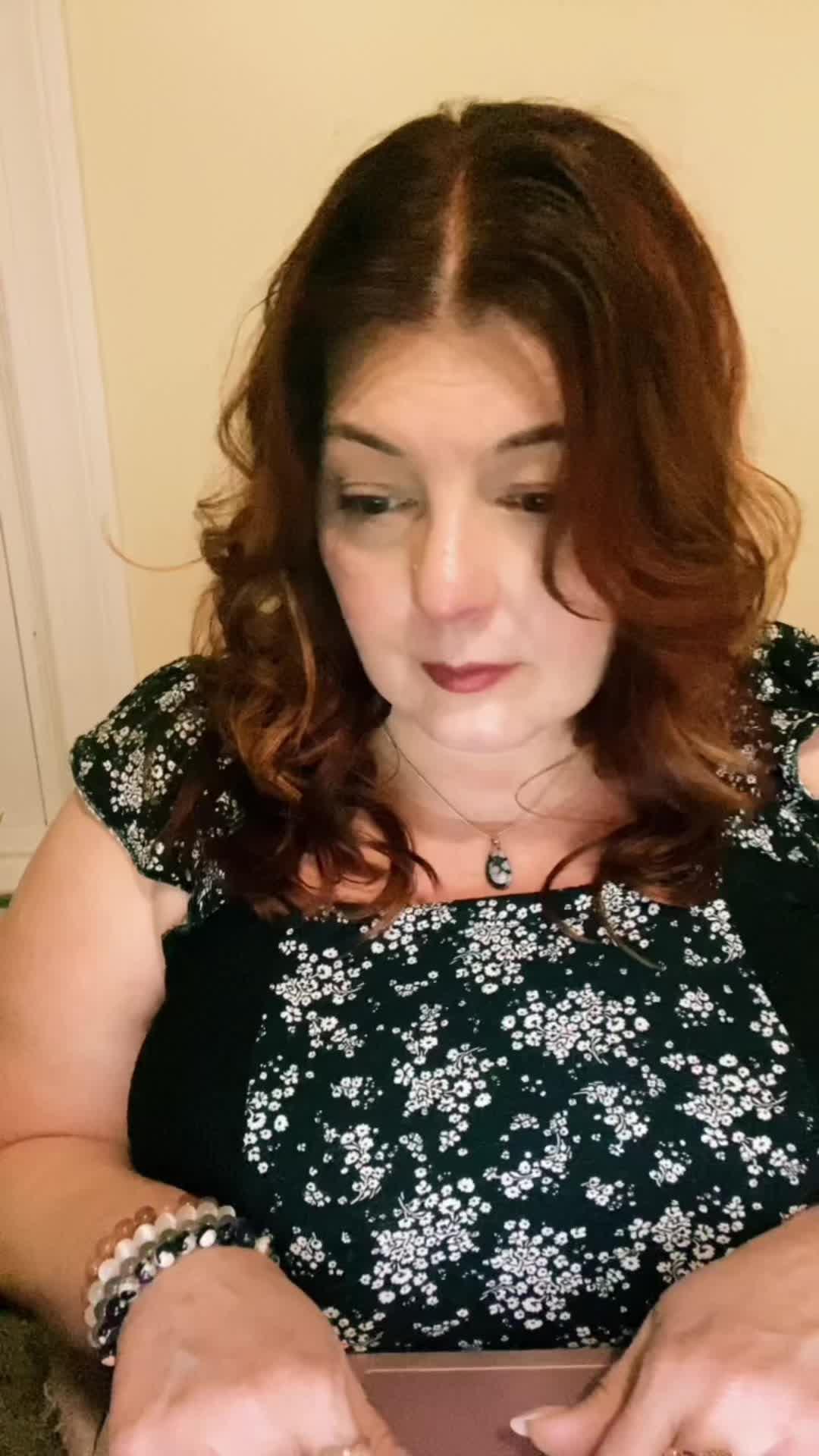 Identify plants and diseases.  Get complete plant information and personal care plans.