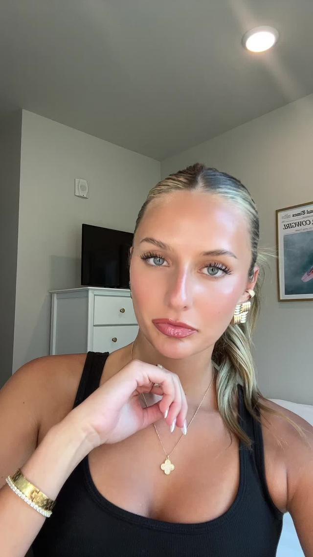 Seriously the easiest way to make $ through brand deals #fyp #paidbranddeals #microinfluencer #foryou @SHOUT 