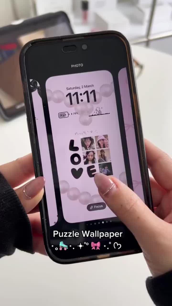 More gorgeous wallpapers will be uploaded every day to your phone!