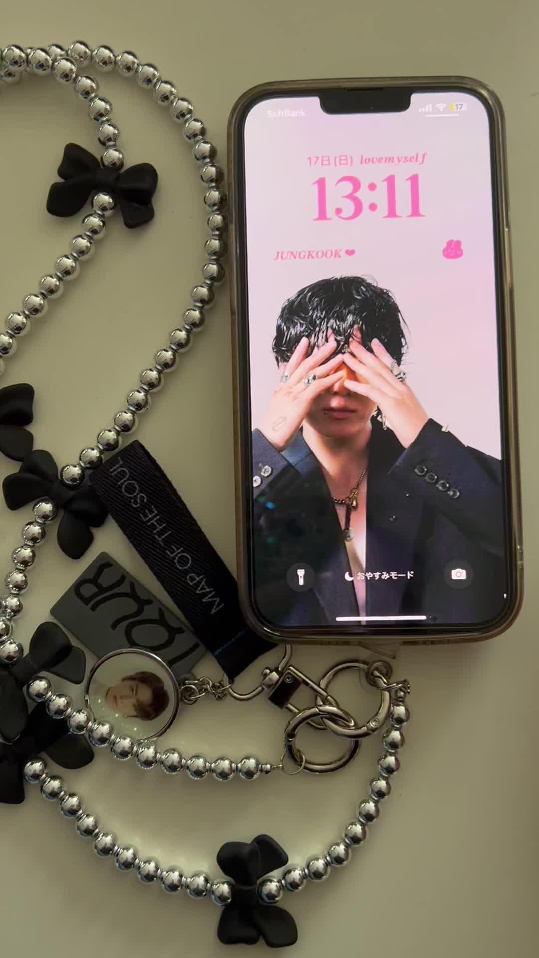 A vast collection of themes, icons, and widgets to make your unique mobile