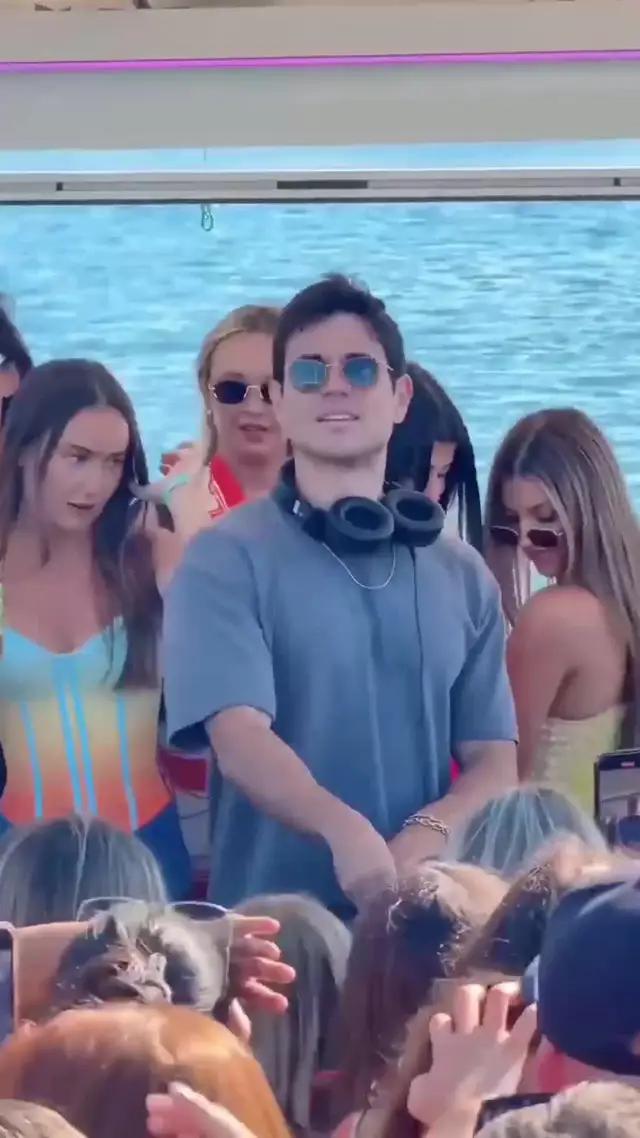 العب مع أصدقاء جدد ، واستمتع معًا