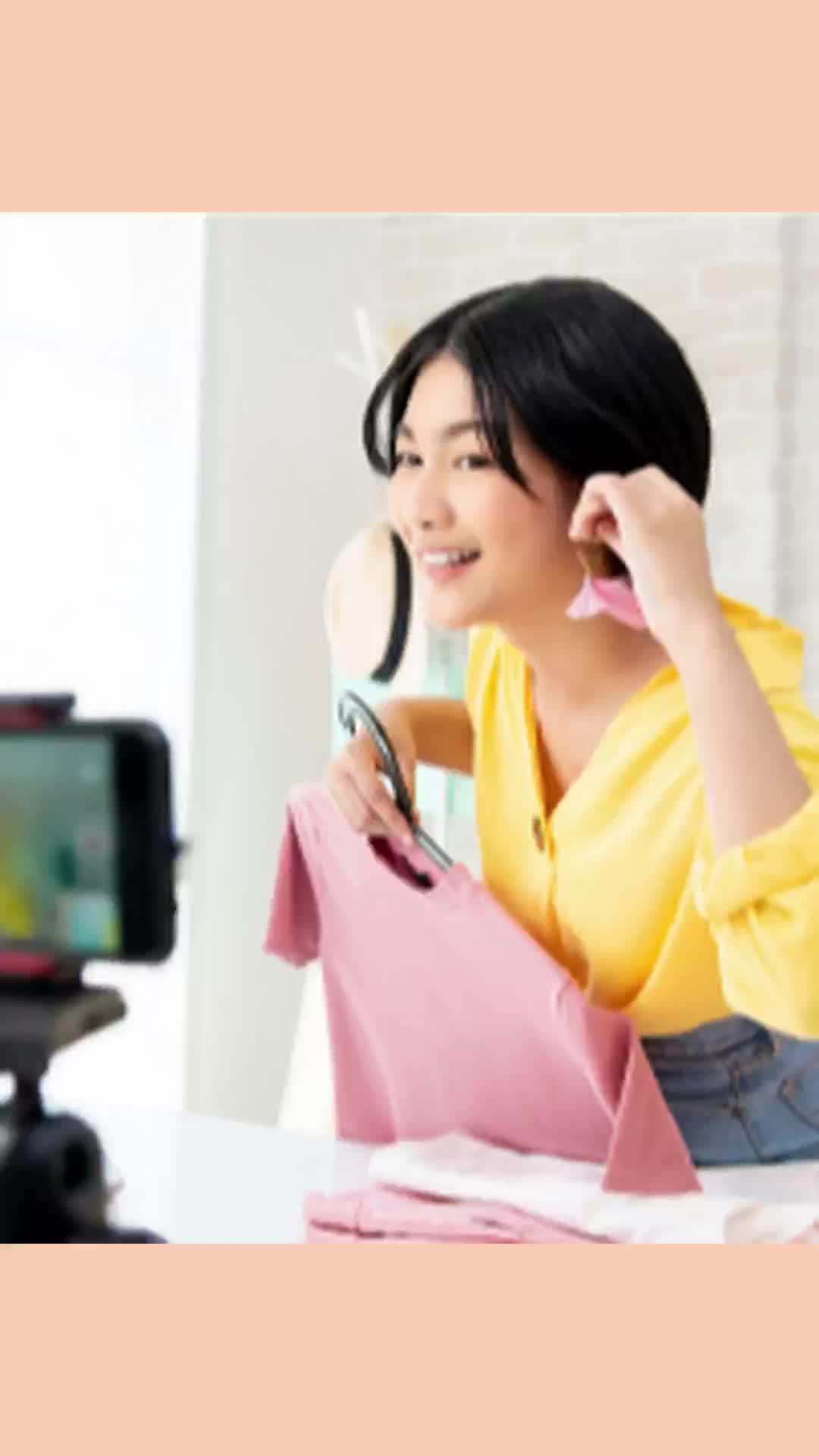 ＼売上30億円を突破！会員数40,000人！／日本唯一のオークション機能付きライブ配信(コマース)アプリ。