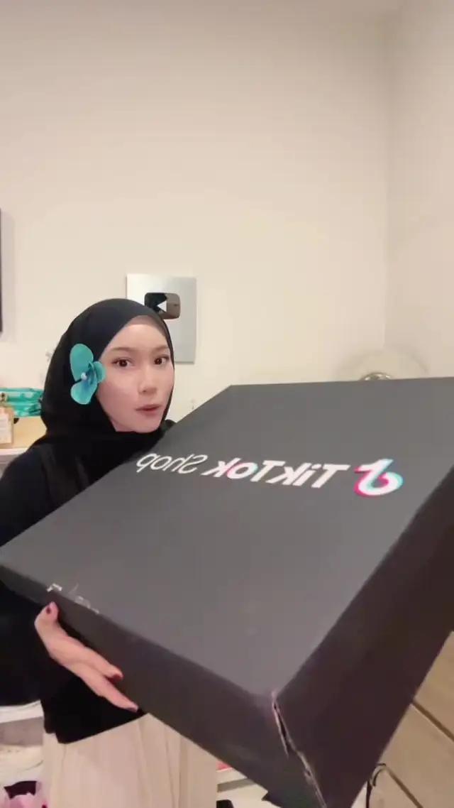 TikTok Shop 9.9 Grand Deals @tiktokshop_my 🇲🇾 berlangsung 5-9 Sept, ada 👉🏻Unlimited Free Shipping 👉🏻50% Off Hot Prices jangan lupa join Challenge hashtag!! #TikTokShop99GrandDealsand win phone! Jangan lupa cari ‘99GrandSales’ untuk maklumat lanjut! #firzanna_ #TikTokShop_My 