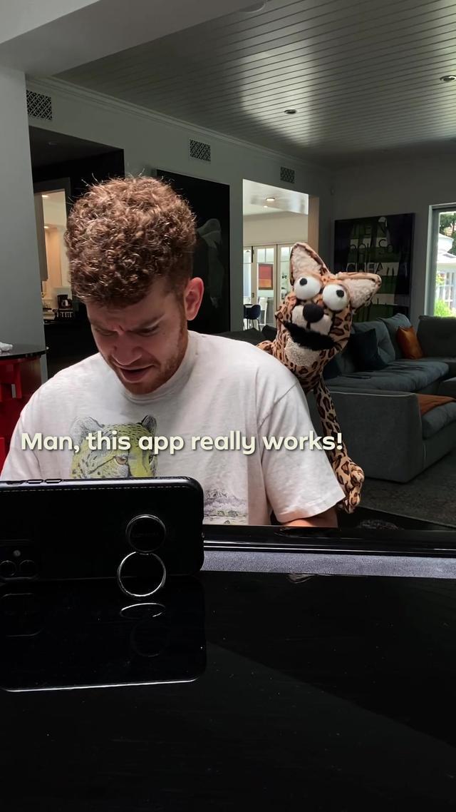 Learn the basics step-by-step - from reading sheet music to playing with both hands!