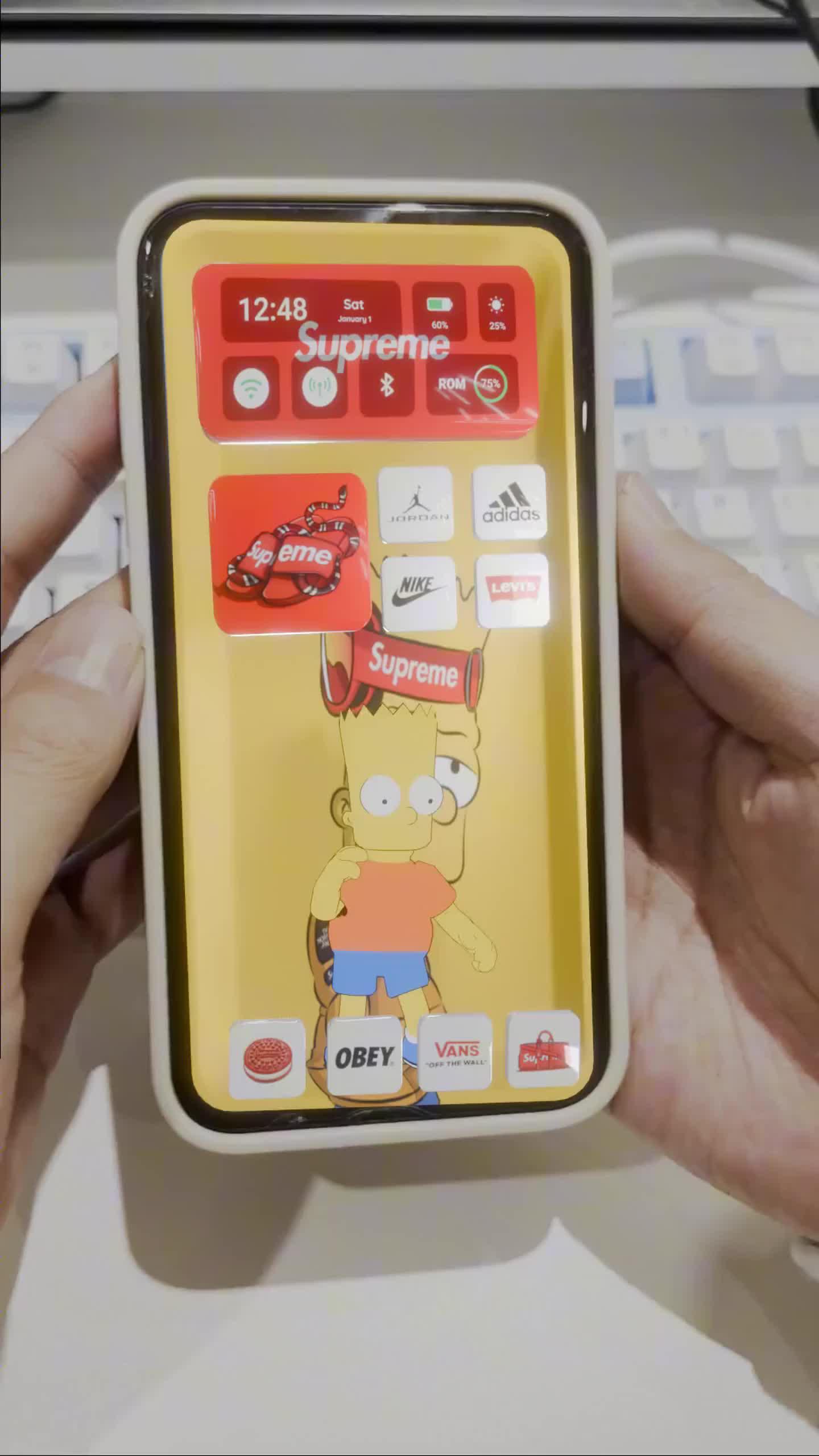 Set exclusive widgets & themes for your Phone