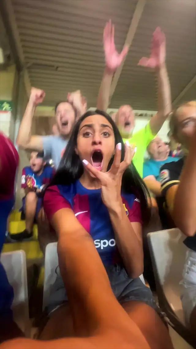 what a crazy win 🤯 follow me on the @acmomento app! download via the link in my bio and create lasting memories! #barça #fcbarcelona #barcelona #womeninsport #contentcreator #football #joaofelix 