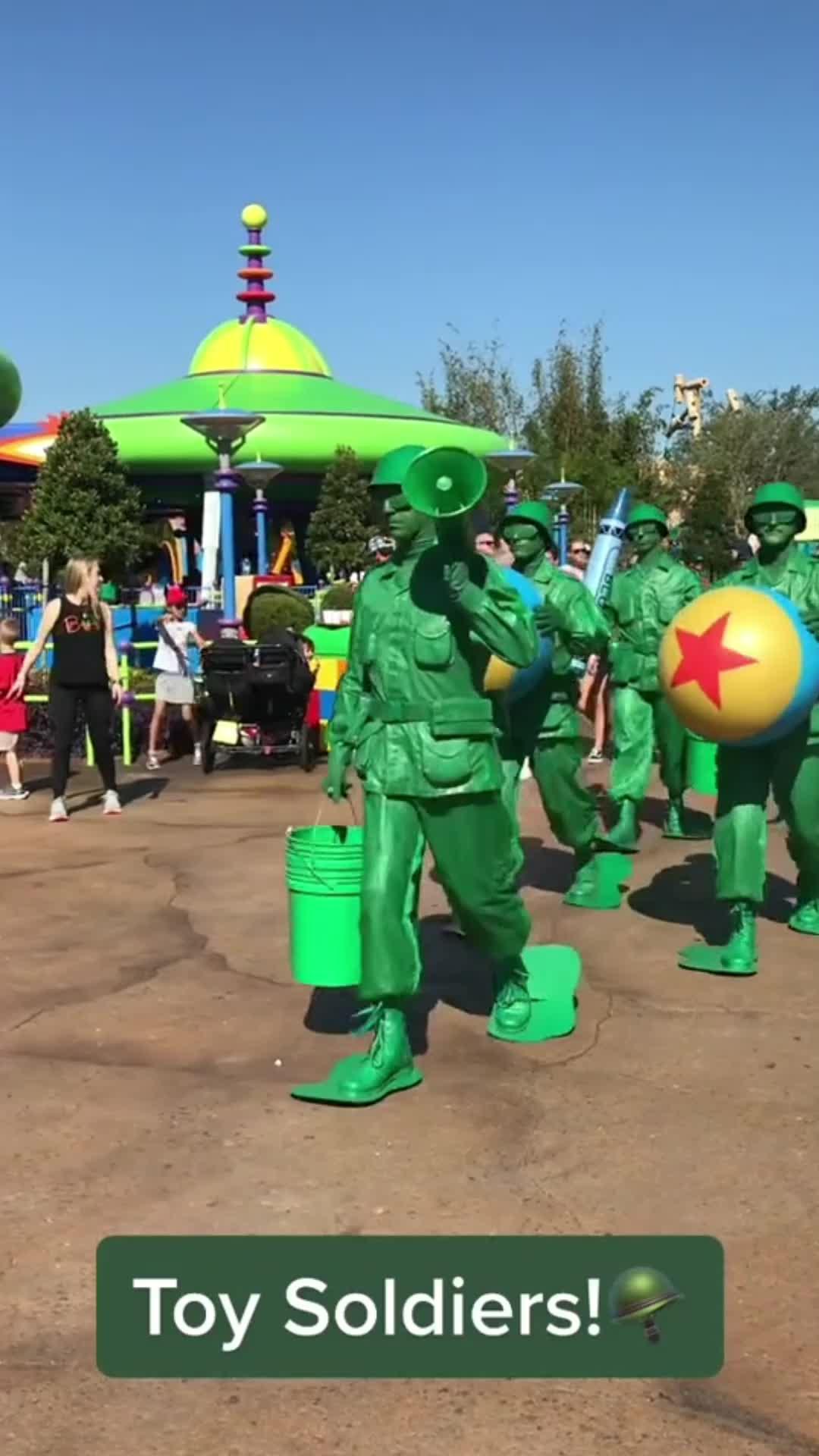 Experience the chaos of WWII in epic battles