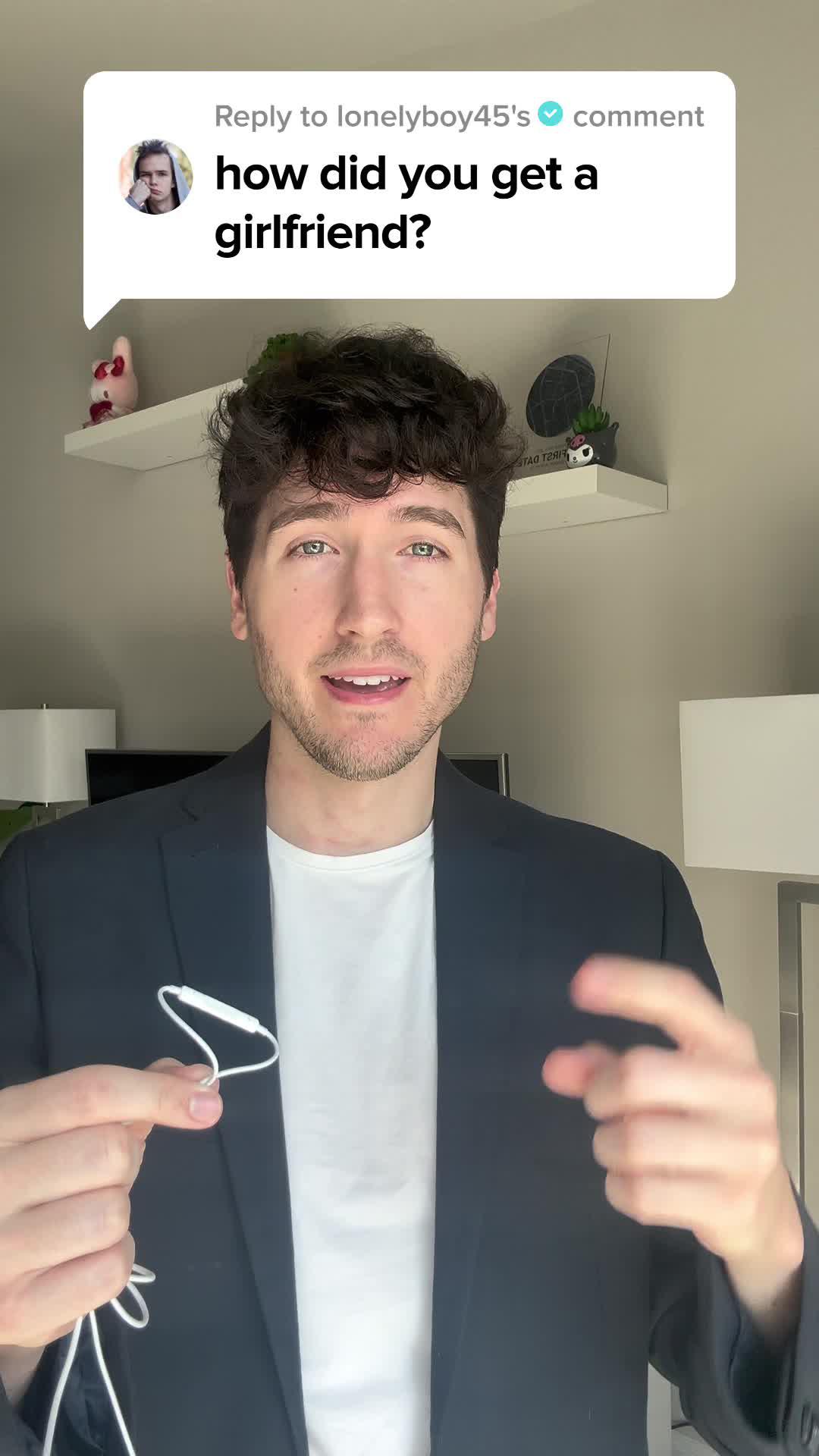 Use wisdom and strategy to repel the terrifying zombie invasion!