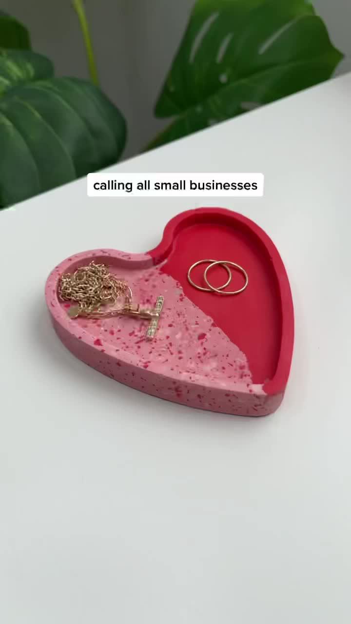  Use code: tiktok100 to get Pixelcut Pro for free✌️ #graphicdesign #smallbusiness #smallbusinesscheck