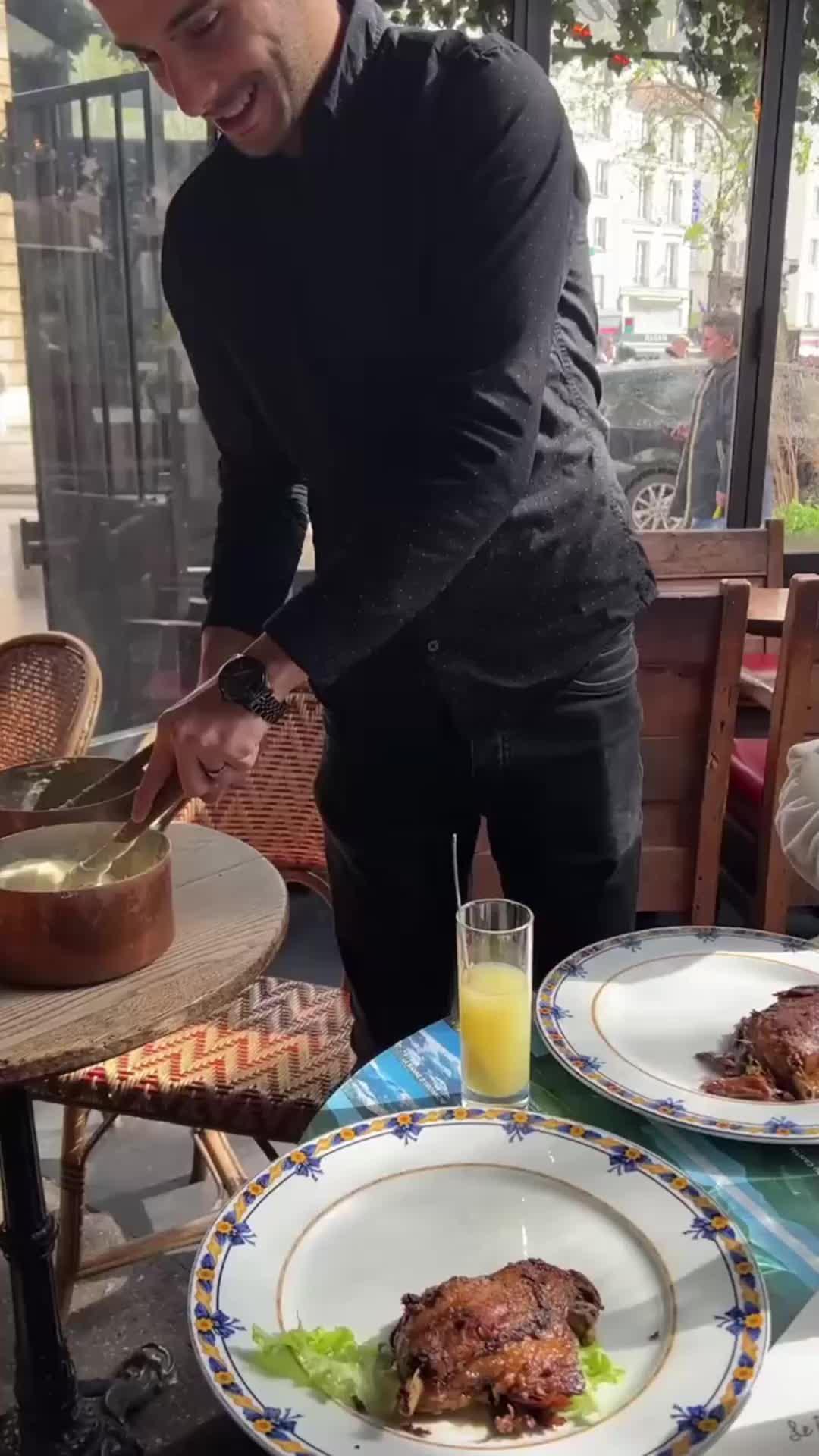 This is how i discover new restaurants before my friends