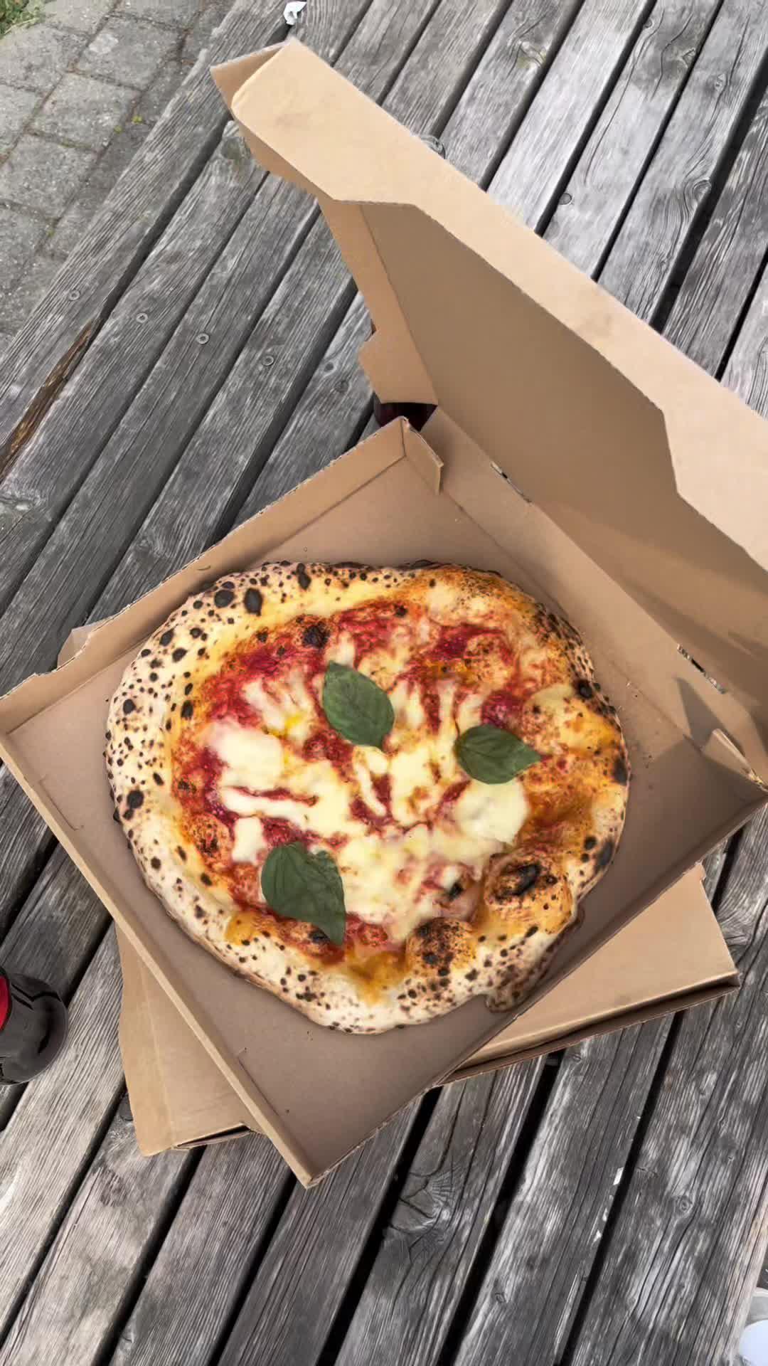 Gönn‘ dir unsere Hot Summer Deals!🔥 Leckeres Essen und saftige Rabatte on Top! 😉🙌 