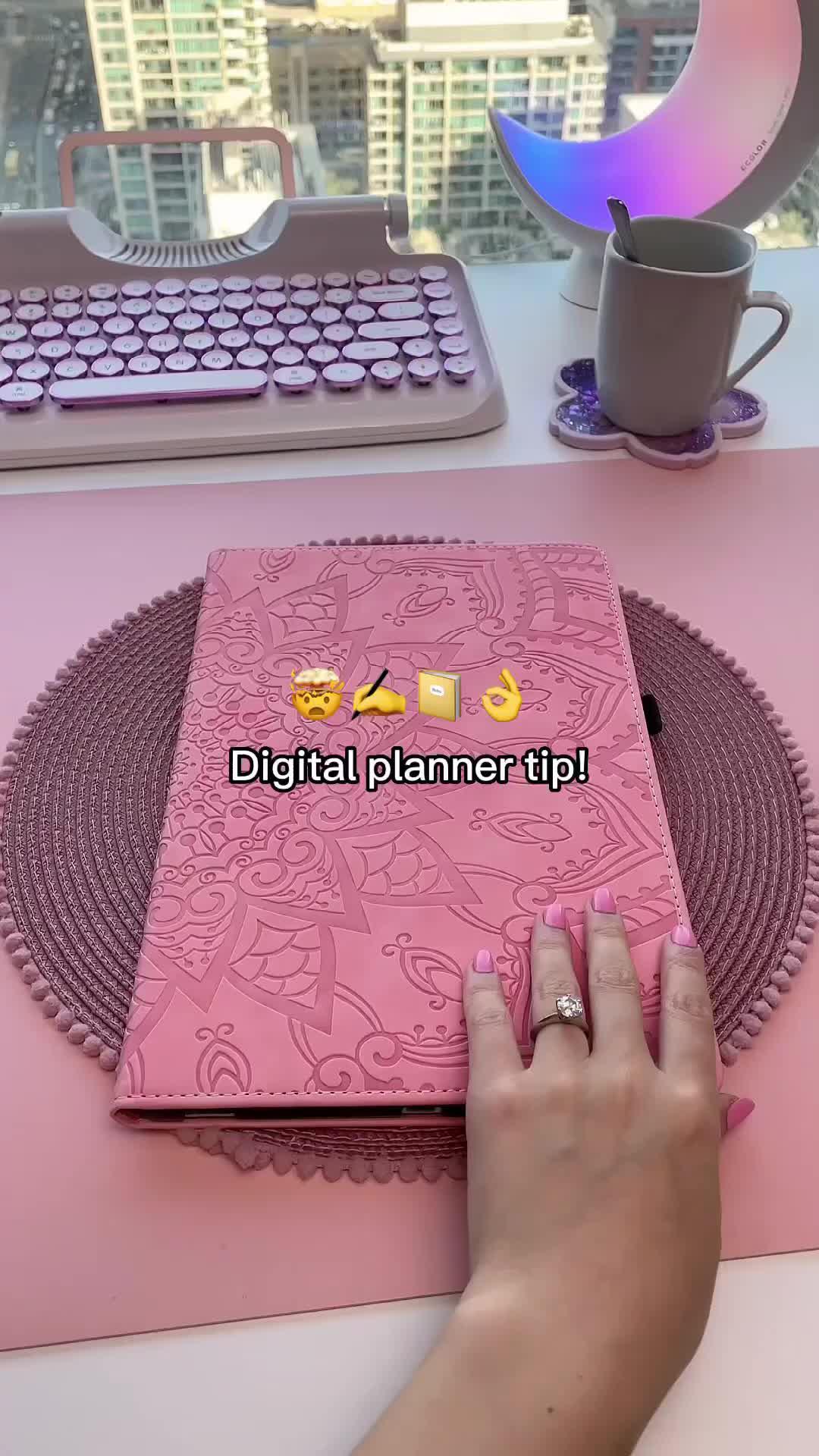 Customizable and enjoyable journaling experience. Recorded your favorite moments.