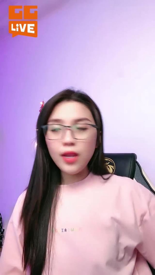 Vào ngay GG Live để trò chuyện với các idol xinh gái