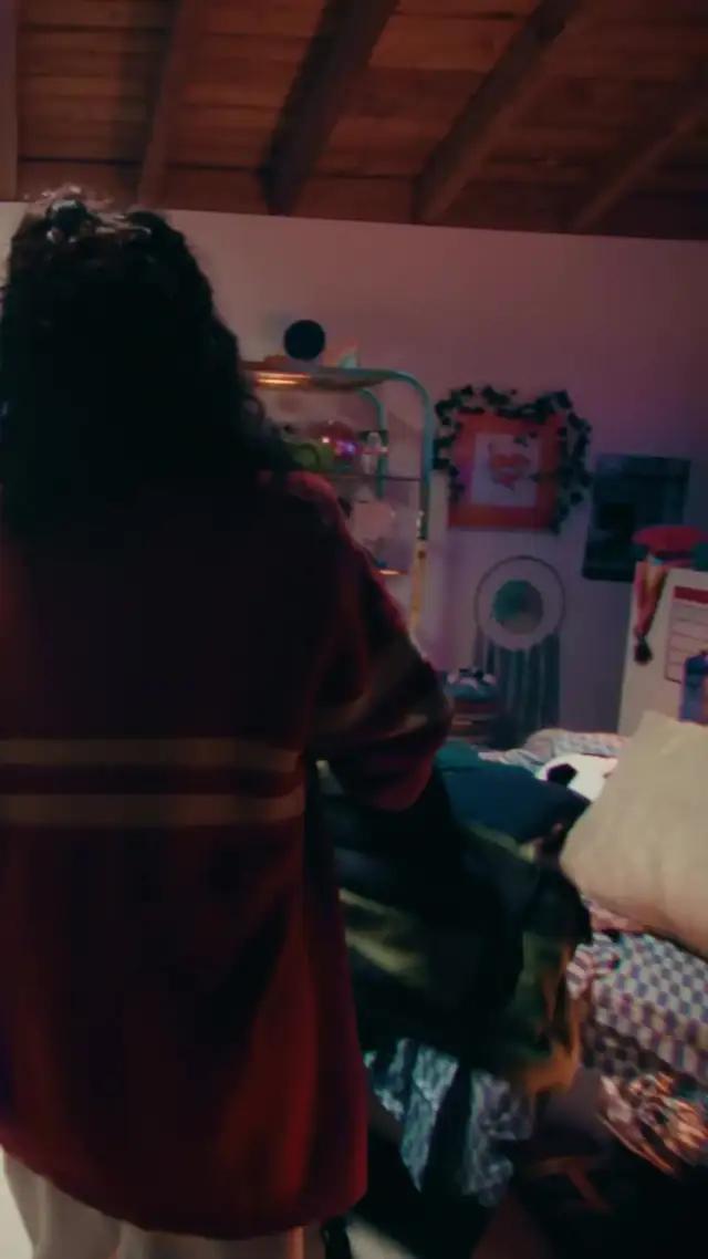 Spiele und gestalte nach deinen Vorstellungen auf Instagram mit Stickern und Effekten.