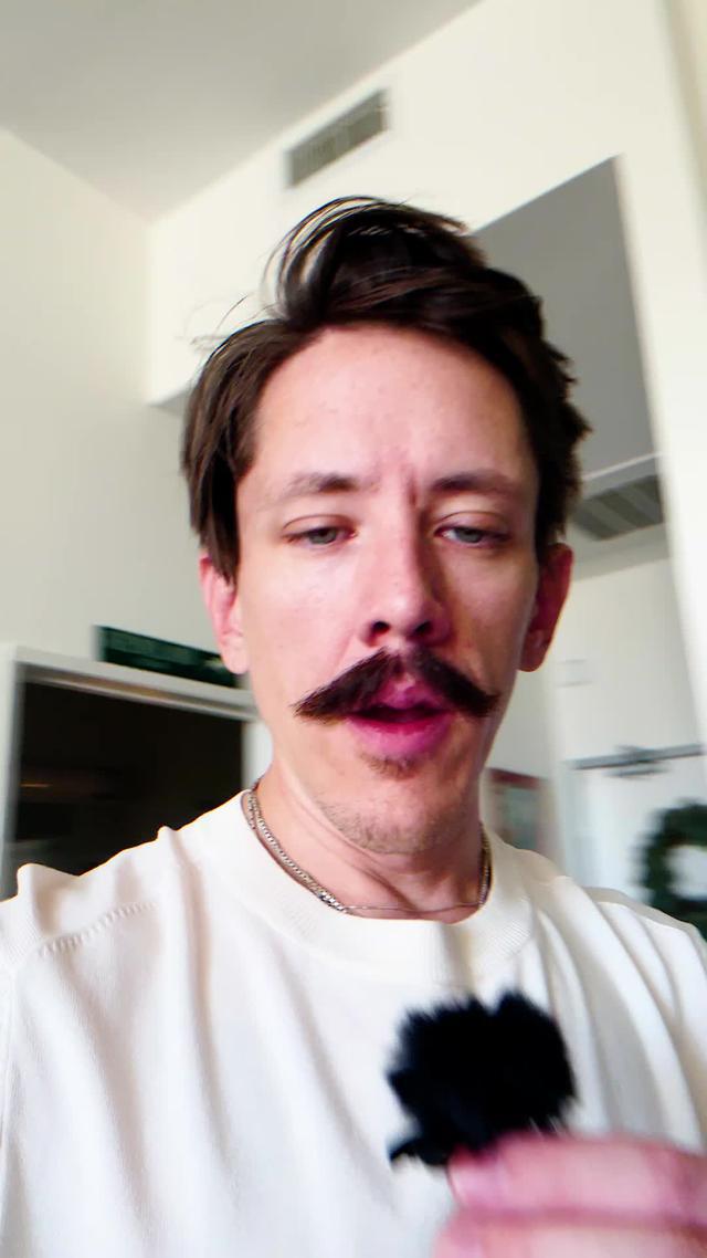 #viral, #funnyvideos, #comedy, #instadaily, #fun, #punch, #punchcomedy, #punchcomedymeme, #funnymeme, #personalizedmeme, #trypunch #holidaycountdown #holidaytiktok #holidayseason #elfyoursef