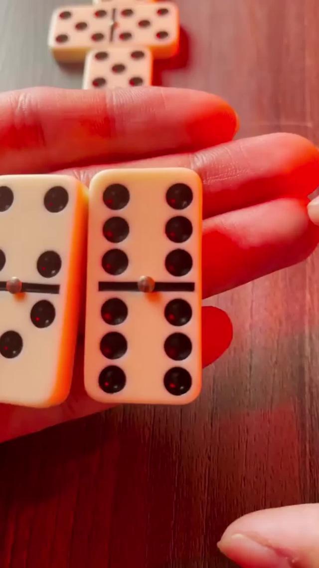 أنا لم أنم الي ثلاثة في الصباح بعد تحميل هذه اللعبة...