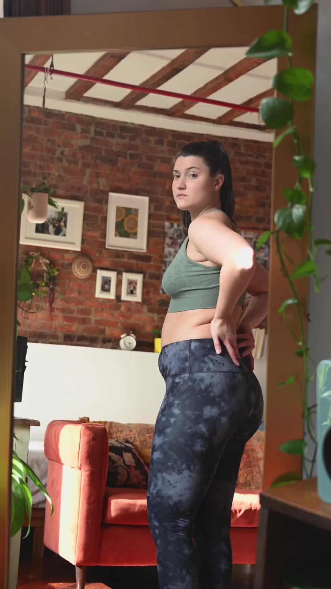 Lose weight in 2 weeks. Use Eato to track what you eat, hit your weight goals and stay motivated.