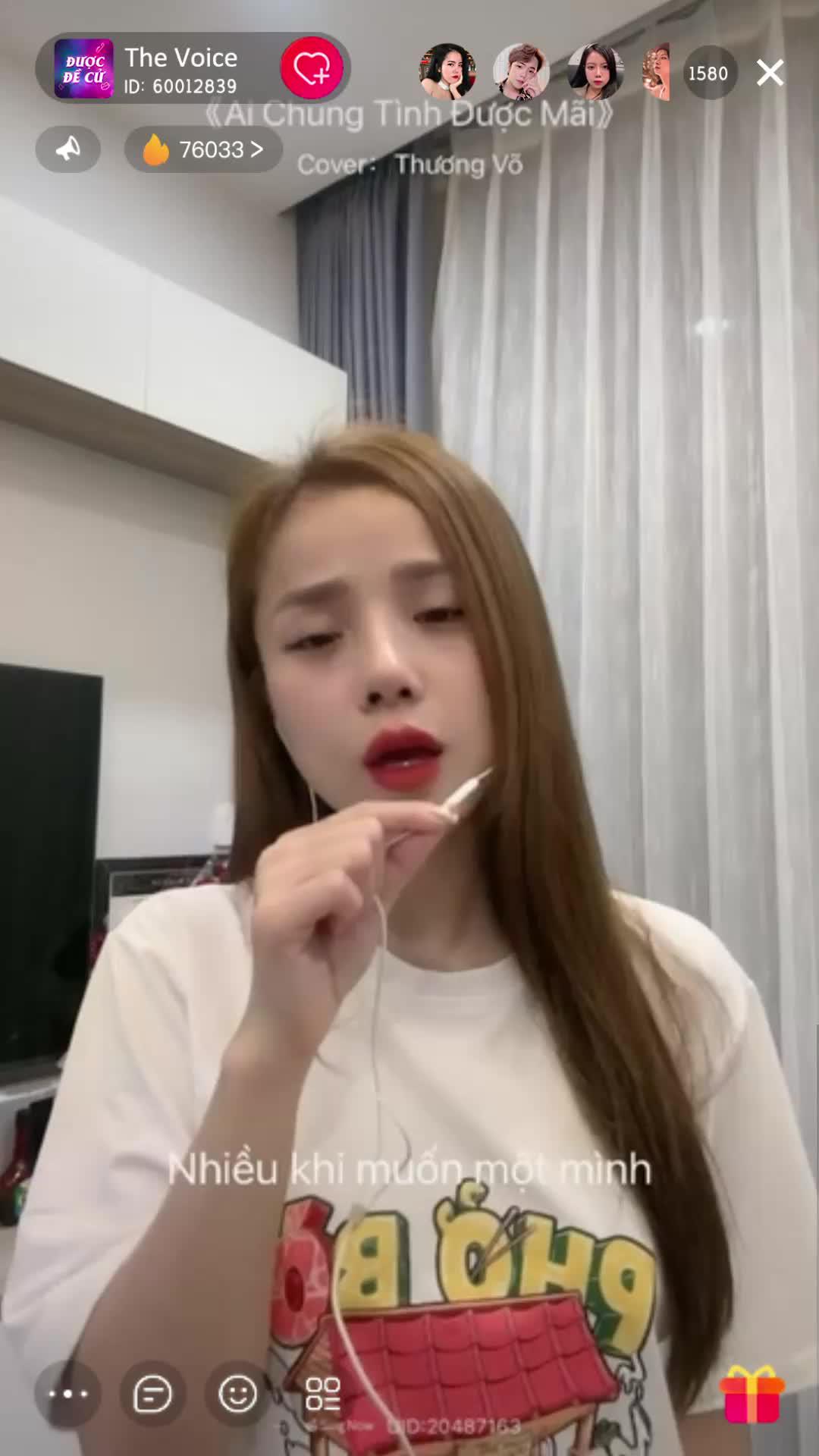 Vô số bài hát hot đều có tại SingNow