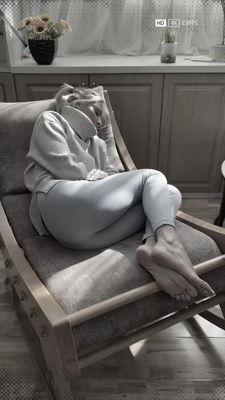 Get a good night’s sleep and learn your patterns with Sleep Tracker.