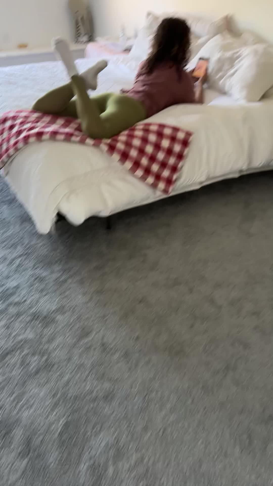 Create your dream 3D avatar, have fun with friends, chat live, and have social adventure!